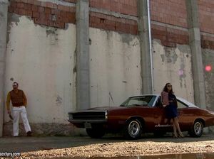 Худые девушки устроили анальный секс втроем с брутальным мужиком