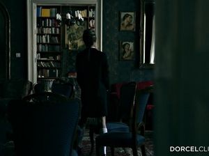 Преподы жестко жарят худую непослушную студентку в две дырки сразу