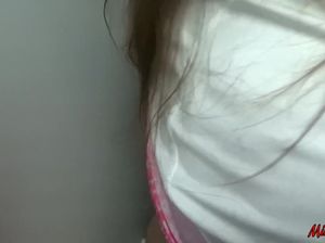 Молодчик записал на камеру секс с подругой в самолете