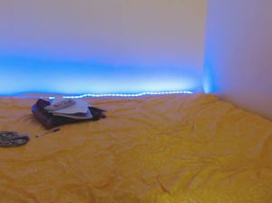 Юная 18-летняя крошка в белых чулках ласкает вибратором киску