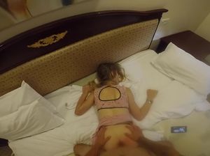 Румынская молодая пара снимает домашний секс на видео