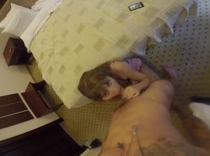 Румынская молодая пара снимает домашний секс на видео