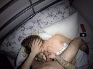 Отчим трахает 18-летнюю стройную падчерицу