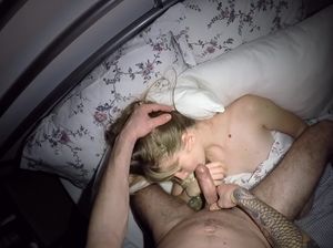 Отчим трахает 18-летнюю стройную падчерицу