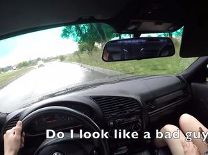 Озабоченный кобель подвез и трахнул очкастую попутчицу в машине