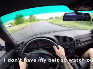 Озабоченный кобель подвез и трахнул очкастую попутчицу в машине