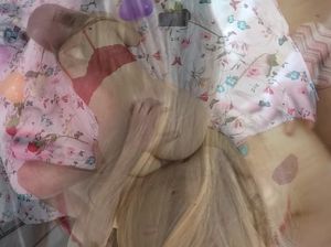 Девушка в чулках и в красном нижнем белье соблазнила на секс пацана