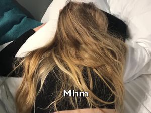 Резво засунул свой пенис непосредственно в другую дырку юной девушки