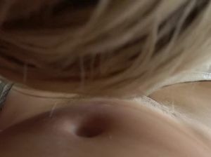 Домашний секс с блондинкой от первого лица