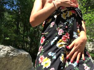 Среди скал мужик отодрал в пизду белокурую студентку