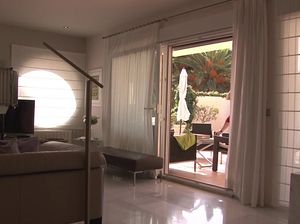 Француженка с красивым телом ебется с мускулистым парнем на кровати