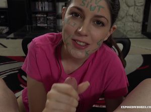 Юная шлюха от первого лица делает минет пареньку