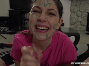 Юная шлюха от первого лица делает минет пареньку