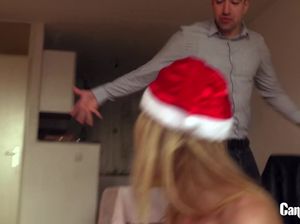 Парень грубо жарит двух курящих европейских сучек в пизду