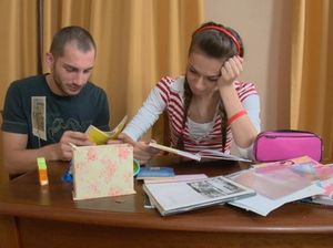 Кавказец отодрал русскую студентку с косичками на столе