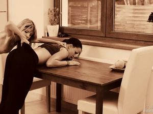 Миниатюрная Gina Gerson дала облизать киску подружке