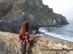 Испанская парочка занялась домашним сексом после прогулки на улице