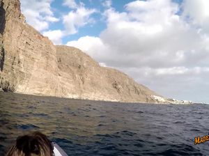 Жаркий минет на пляже с красивым пейзажем