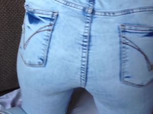 Жеребец дрючит раком девушку с большой жопой