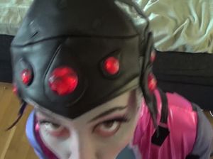 Грудастая брюнетка устроила секс и ролевые игры для любовника