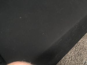 Волосатый мужик долбит шикарную мамку и кончает ей в рот