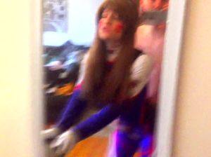 Шведская косплеерша занимается домашним сексом на камеру с парнем