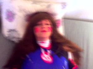 Шведская косплеерша занимается домашним сексом на камеру с парнем