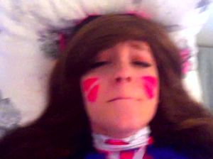 Шведская косплеерша занимается домашним сексом на камеру с парнем