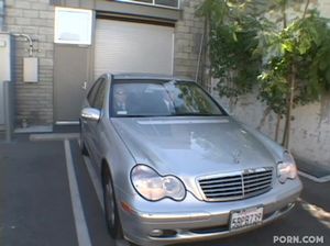 Зрелый мужик в очках выебал мулатку с дредами на фейковом кастинге