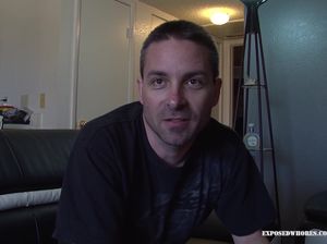 Выносливый кобель и его милая подружка снимают любительский секс на видео