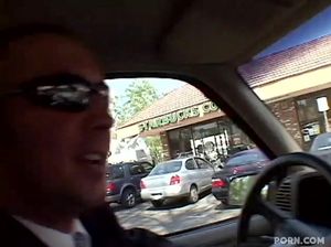 Изумительная стройная негритянка отдаётся агенту на фейковом кастинге