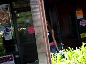 Изумительная стройная негритянка отдаётся агенту на фейковом кастинге