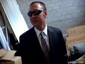 Изумительная стройная негритянка отдаётся агенту на фейковом кастинге