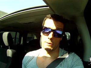 Зрелая женщина с огромными дойками ебется с парнем на приватном секс кастинге