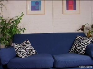 Пикапер выручил горяченькую милфу и выебал ее в обе дырочки на камеру (теги)