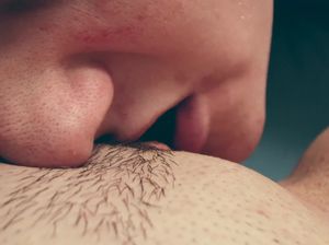 Нежно вылизал сладкую пилотку подружки крупным планом на камеру