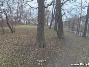 Русский молодчик пикапнул худую телочку в парке и поимел ее в очко в подъезде