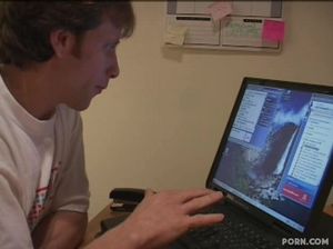 Молодой пикапер пригласил на собеседование красивую милфу и натянул ее на член