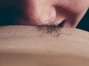 Сладострастный пиздолиз сделал домашний кунилингус молодой телочке