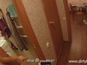 Молодой русский пикапер трахает девчонку в душе и на балконе