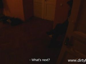 Русский пикапер жарко трахает худую девчонку от первого лица на рояле