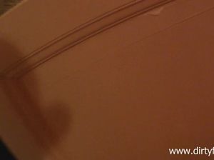 Русский пикапер жарко трахает худую девчонку от первого лица на рояле