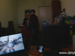 Пикапер трахнул русскую худышку во время собеседования в офисе