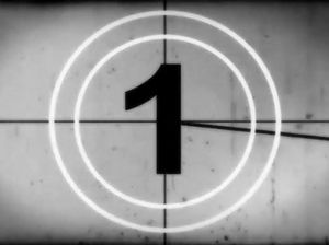 Красивая азиатская чикса учит дрочить член и глотает сперму после буккаке