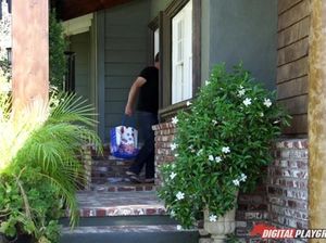 Зрелая женщина с огромными сиськами отменно потрахалась в душе с пасынком