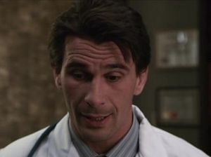 Грудастая медсестра лихо ебется с пациентом и коллегами в полнометражном видео