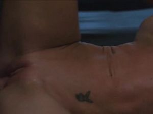 Белокурая медсестра сосет хуй пациенту и скачет на члене в полнометражном видео