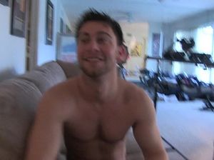 Жаркая нарезка реальных постельных сцен и интервью со съемок взрослого кино