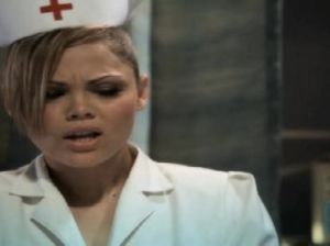 Две любвеобильные медсестры ублажают пациента своими дырочками в горячем видео