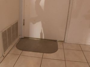 Темноволосая лесбиянка со страпоном трахает подругу азиатку